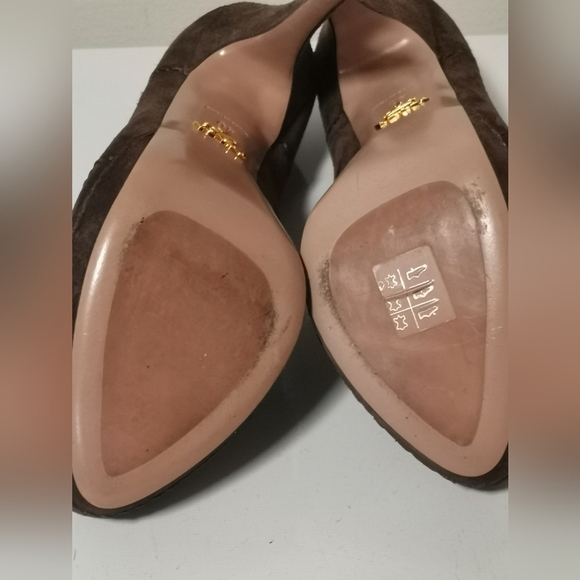 Prada Suede Heels, Like New - Picture 6 of 11